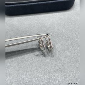 T913 Tiffany & Co. Мини-серьги с г