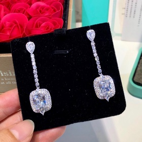 YC0349 2 5 Серьги Tiffany & Co. из