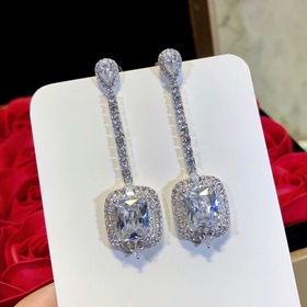 YC0349 2 5 Серьги Tiffany & Co. из