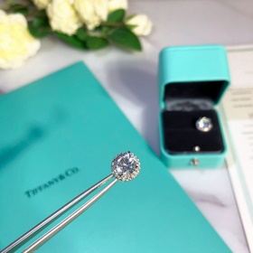 T9379 2 5 — серьги-гвоздики Tiffany с