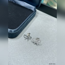 b1211 Серьги-бабочки, такие же, как у 