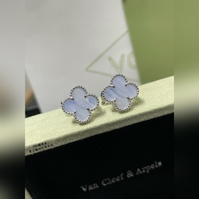 V130VCA — высококачественные серьги-кл