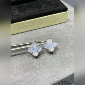 V130VCA — высококачественные серьги-кл