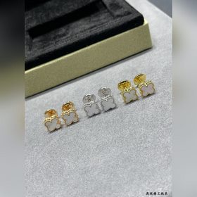 Миниатюрные серьги-гвоздики VCA из выс