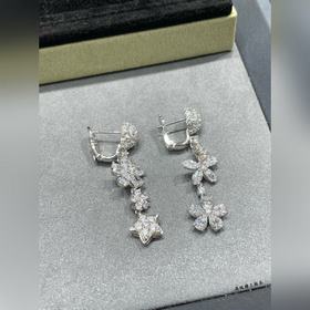 Серьги V128 VCA с белыми бриллиантами 