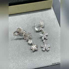 Серьги V128 VCA с белыми бриллиантами 