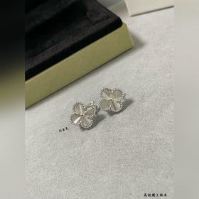 V123V Позолоченные серьги-кляп VCA в ф