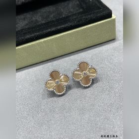 V117 VCA 2026 Рождественская коллекция