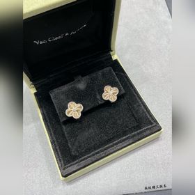 V117 VCA 2026 Рождественская коллекция