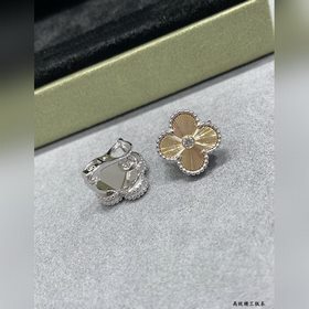 V117 VCA 2026 Рождественская коллекция