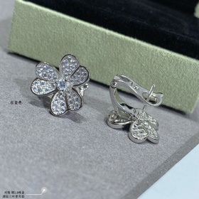 Серьги V115 VCA Cleef&Arpels с тре