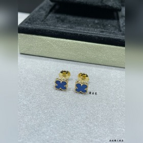 V114 VCA — миниатюрные серьги-гвоздики