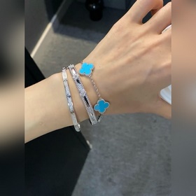 Из чистого серебра с толстым золотым п