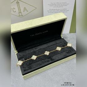 [V Gold White Mother-of-Pearl] Брасле