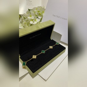 VV22  Van Cleef &amp; Arpels VCA —