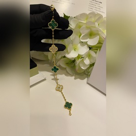 VV22  Van Cleef & Arpels VCA —