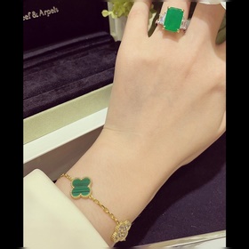 VV22  Van Cleef & Arpels VCA —