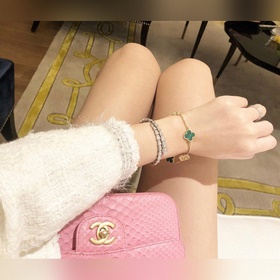 VV22  Van Cleef & Arpels VCA —