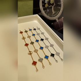 «Мистика пятицветных браслетов VCA： уд