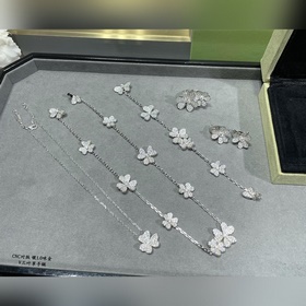 (Артикул： 16.17) VCA Cleef&Arpels;