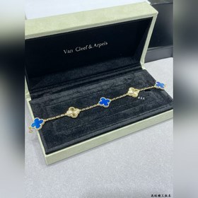 Браслет VV5 VCA синим агатом, украшенн