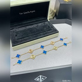 Браслет VV5 VCA синим агатом, украшенн