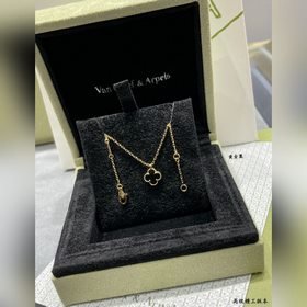 Мини-колье VCA из черного агата в форм