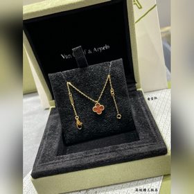 Мини-колье VCA из красного агата в фор