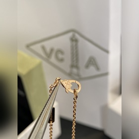 Новая модель V8006 — колье VCA с больш