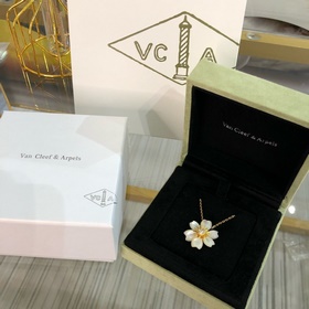 203624  [Ожерелье VCA rose «Рождеств