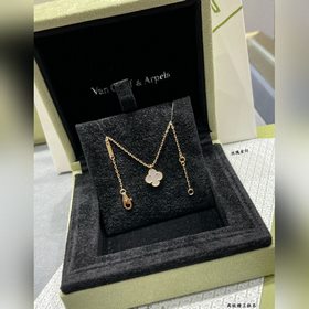 Мини-колье VCA из перламутра с изображ