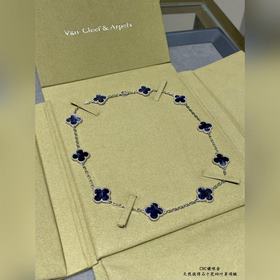 Из V-золота (в связи с хрупкостью сырь