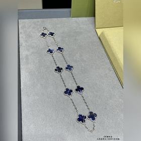 Из V-золота (в связи с хрупкостью сырь