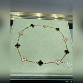 Колье V743VCA из черного перламутра с