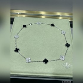 Колье V743VCA из черного перламутра с