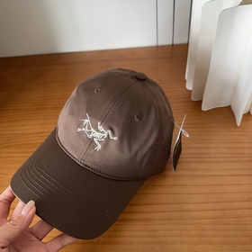 Новая модель бейсболки Arc'teryx 
