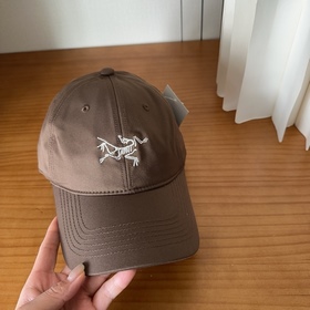 Новая модель бейсболки Arc'teryx 