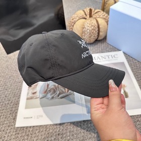 ARCTERYX SMALL BIRD HAT — бейсболка с 