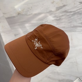 Новая модель бейсболки Arc'teryx 