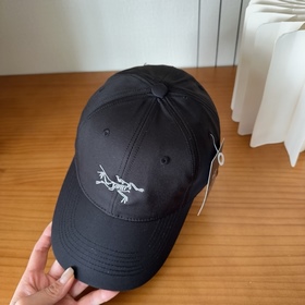 Новая модель бейсболки Arc'teryx 
