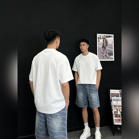 Balenciaga — новые джинсовые шорты в с