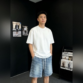 Balenciaga — новые джинсовые шорты в с