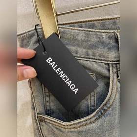 Balenciaga представляет новую коллекци