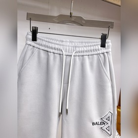 Balenciaga С тремя логотипами Новые 