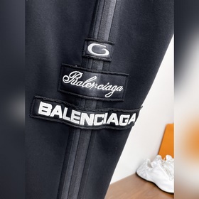 Новая коллекция брюк и джинсов Balenci