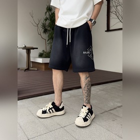 Balenciaga С тремя логотипами Новинк