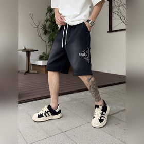 Balenciaga С тремя логотипами Новинк