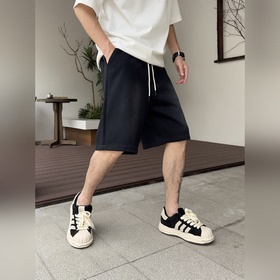 Balenciaga С тремя логотипами Новинк