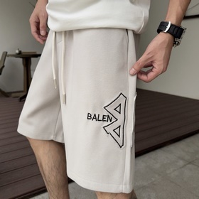 Balenciaga С тремя логотипами Новинк
