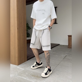 Balenciaga С тремя логотипами Новинк